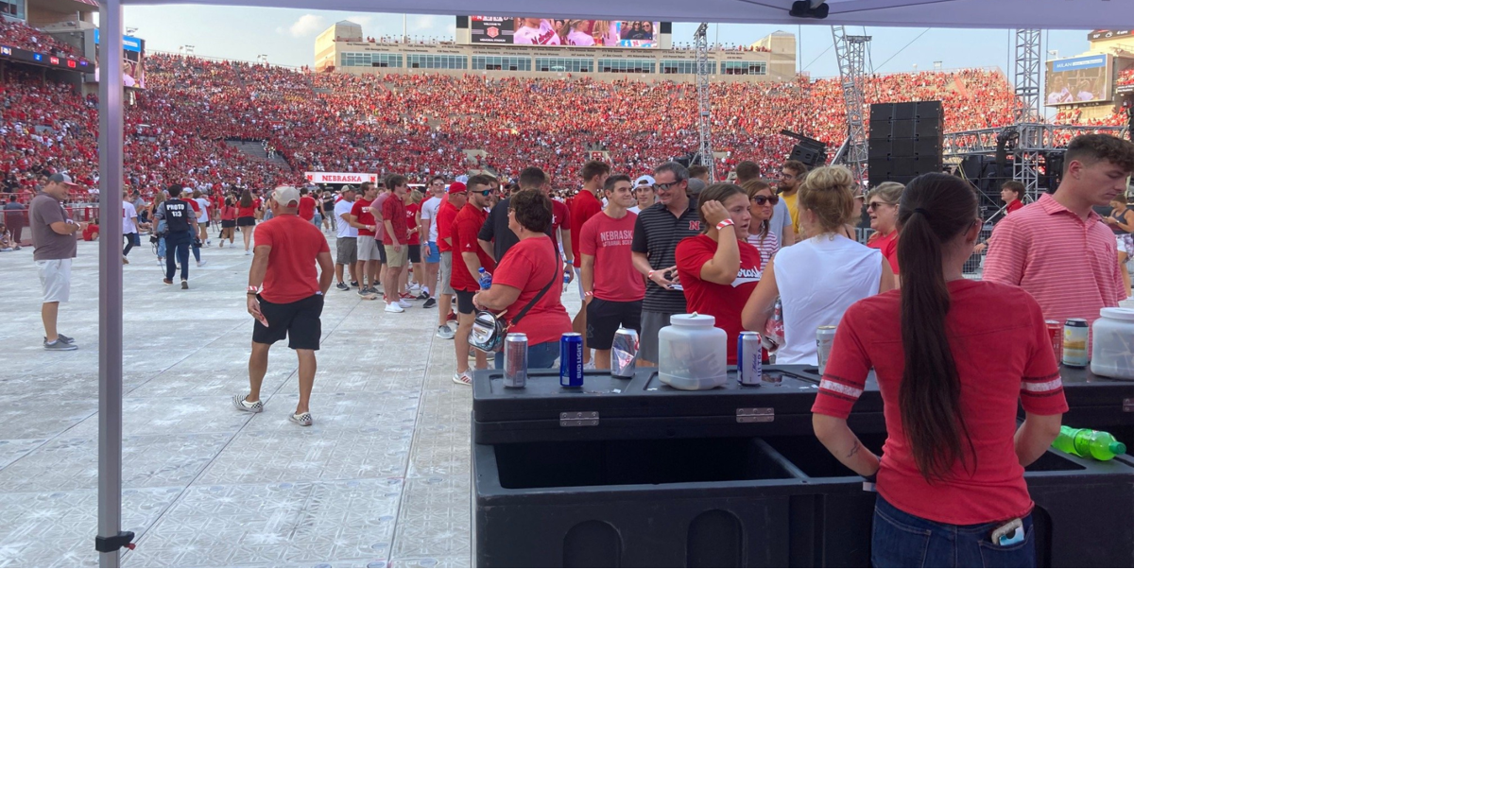 Nebraska-Football-Fans können am Samstag erstmals Bier im Memorial Stadium ...