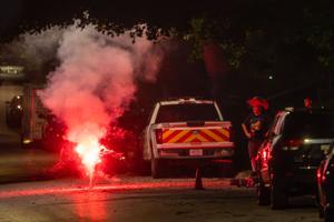 070426-owh-new-fireworks-cm-03.JPG