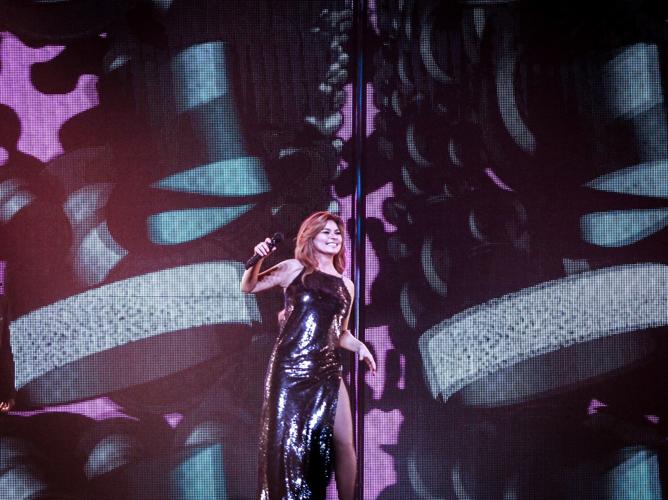Review Shania Twain's Omaha show impresses — much