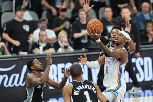 BASKETBALL-NBA-SAS-OKC/