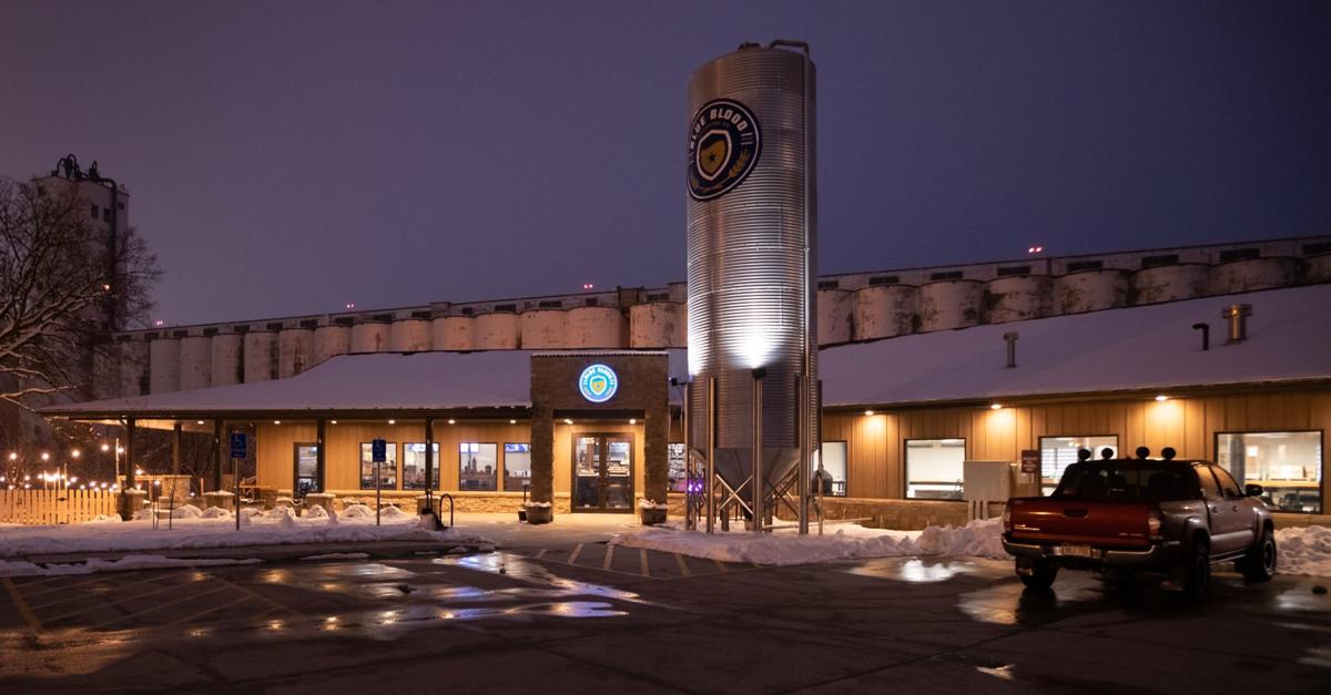 Owners working to reopen Lincoln's Robbers Cave following ... With its lively nightlife thanks to the huge central campus of the university of nebraska, it makes a good overnight stop.