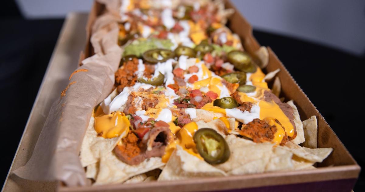 We Ate The Taco Bell Nachos Party Pack And It Was Uh Pretty Good Omaha Dines Omaha Com We Ate The Taco Bell Nachos Party Pack And It Was Uh Pretty Good Omaha Dines Omaha Com