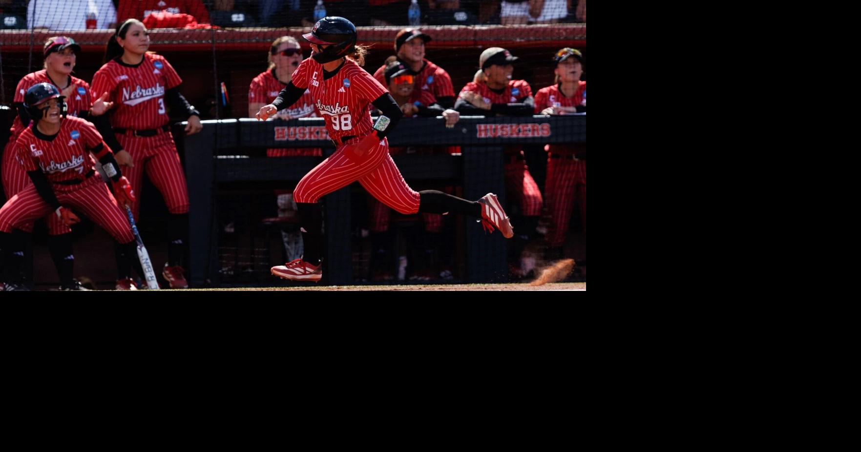 Nebraskas Softballmannschaft besiegt Oklahoma State, gewinnt die Super ...