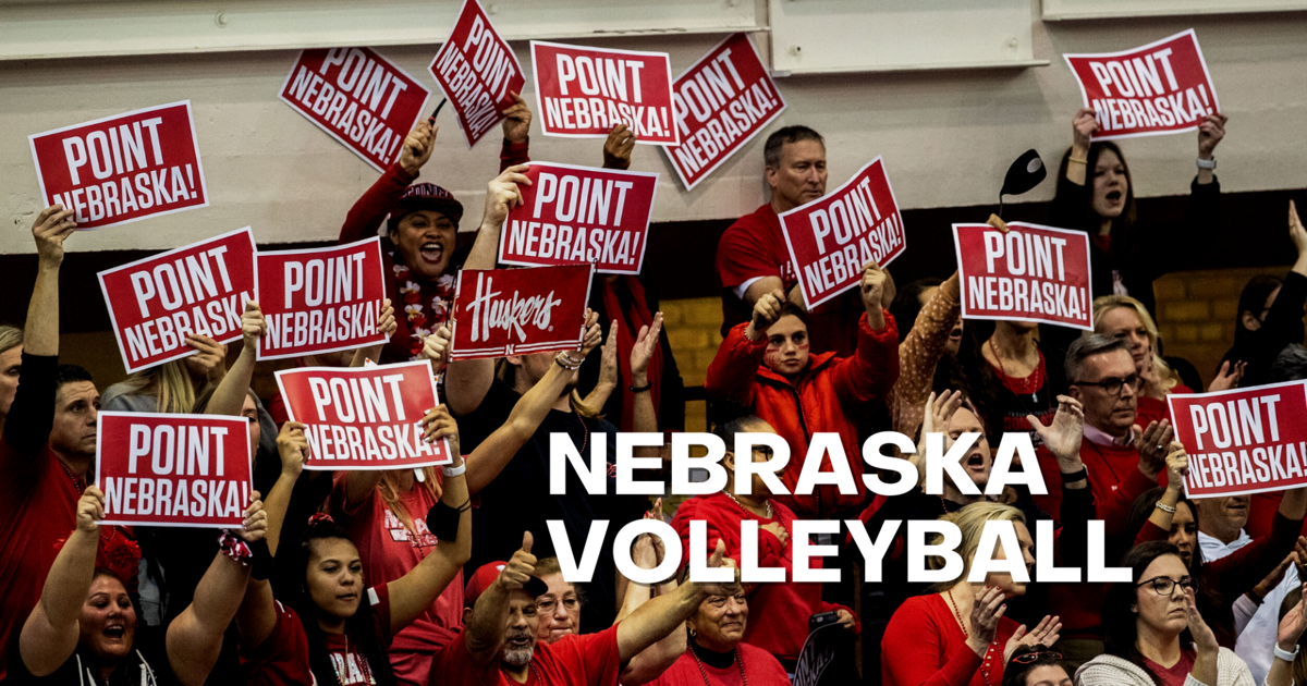 Nr. 1 Nebraska Volleyball besiegt Minnesota im Finale der regulären Saison