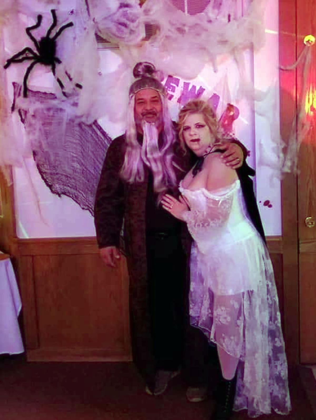 Bellevue Couple Throws A Spooktacular Wedding Reception Bellevue