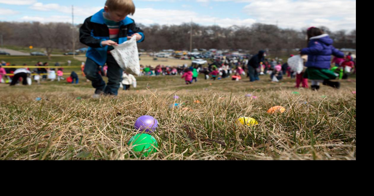 Kids scramble for candy, tickets for prizes at Spring Lake Park egg hunt