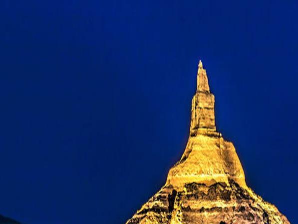 Chimney Rock Stands Out Even More At Night Now Thanks To New Led Lighting State And Regional News Omaha Com