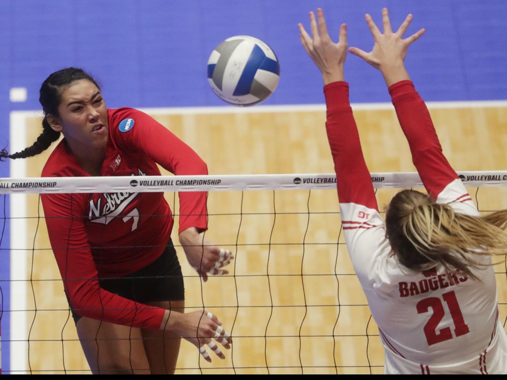 Nebraska Volleyball Is Swept By Wisconsin Ends Season In Ncaa Regional Final Volleyball Omaha Com