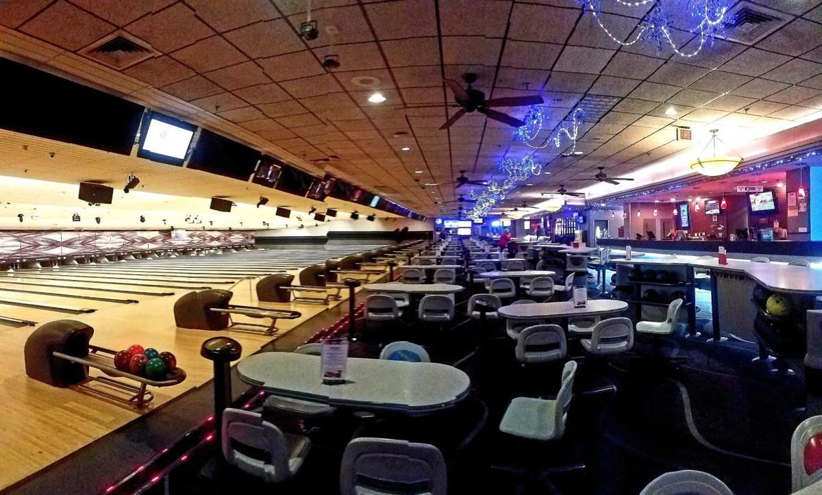 Nightlife Review Maplewood Lanes Rolls Out Wide Array Of
