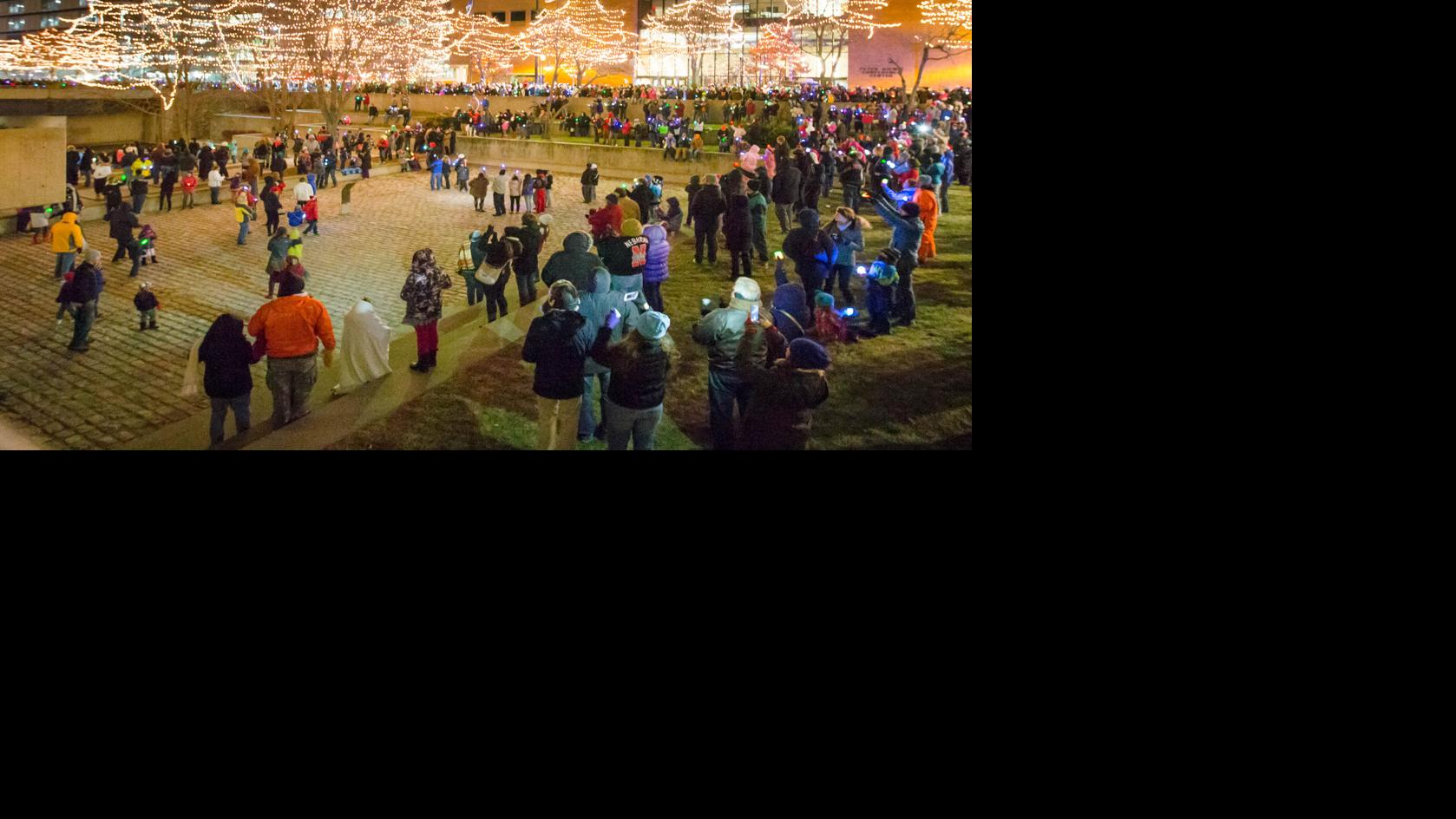 Photos Omaha's Holiday Lights Festival begins Archives