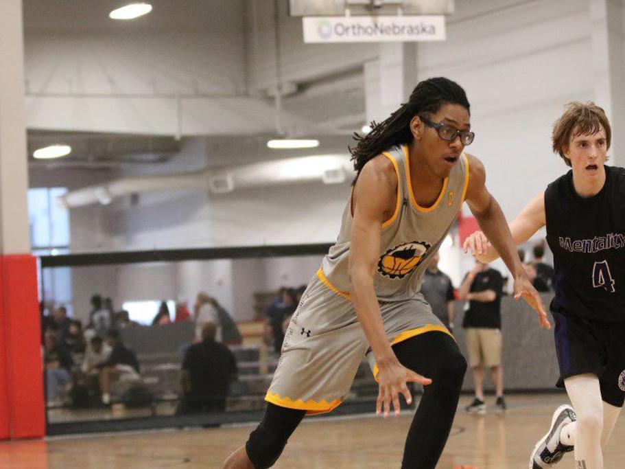 Omaha Northwest S Javier Turner Commits To Wyoming Basketball