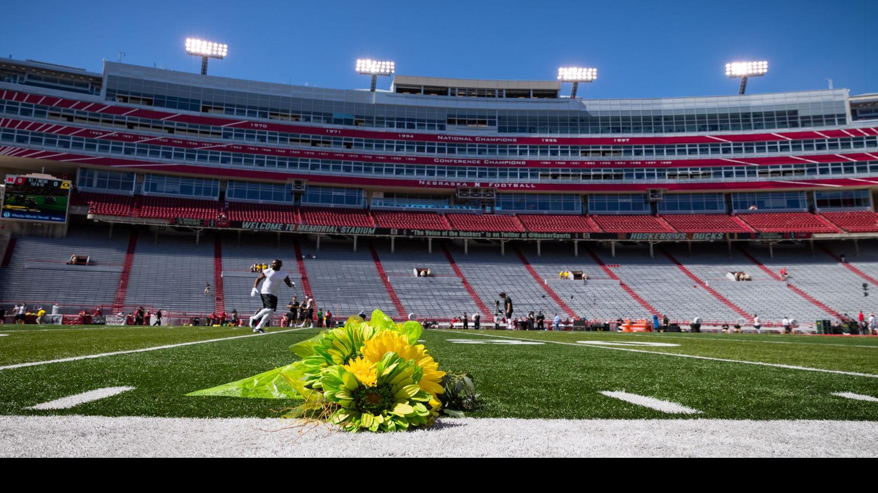 Oregon Makes On Field Gesture To Honor Sam Foltz Before Nebraska