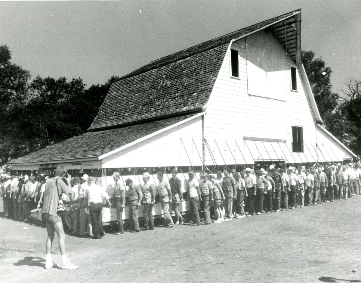 Story Of 344 People Moving Nebraska Barn In 1988 Becomes