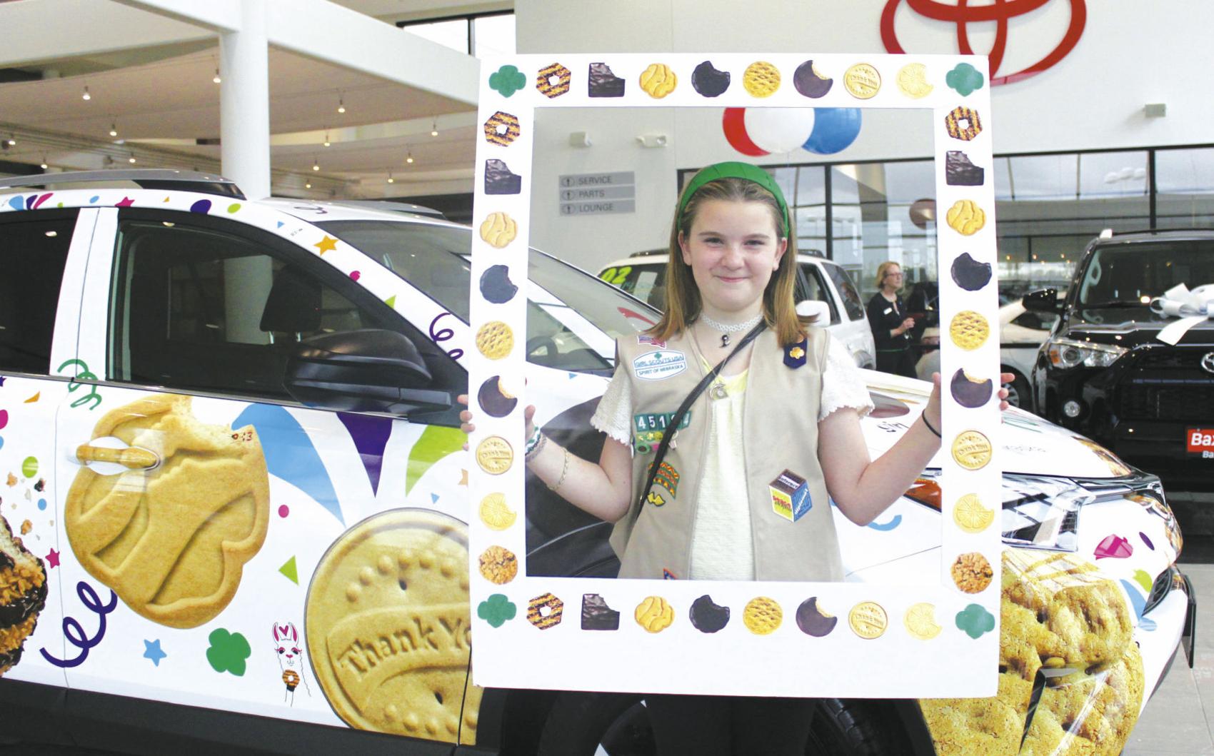Omaha Girl Scout, 12, sells 5,903 boxes of cookies, breaks her own