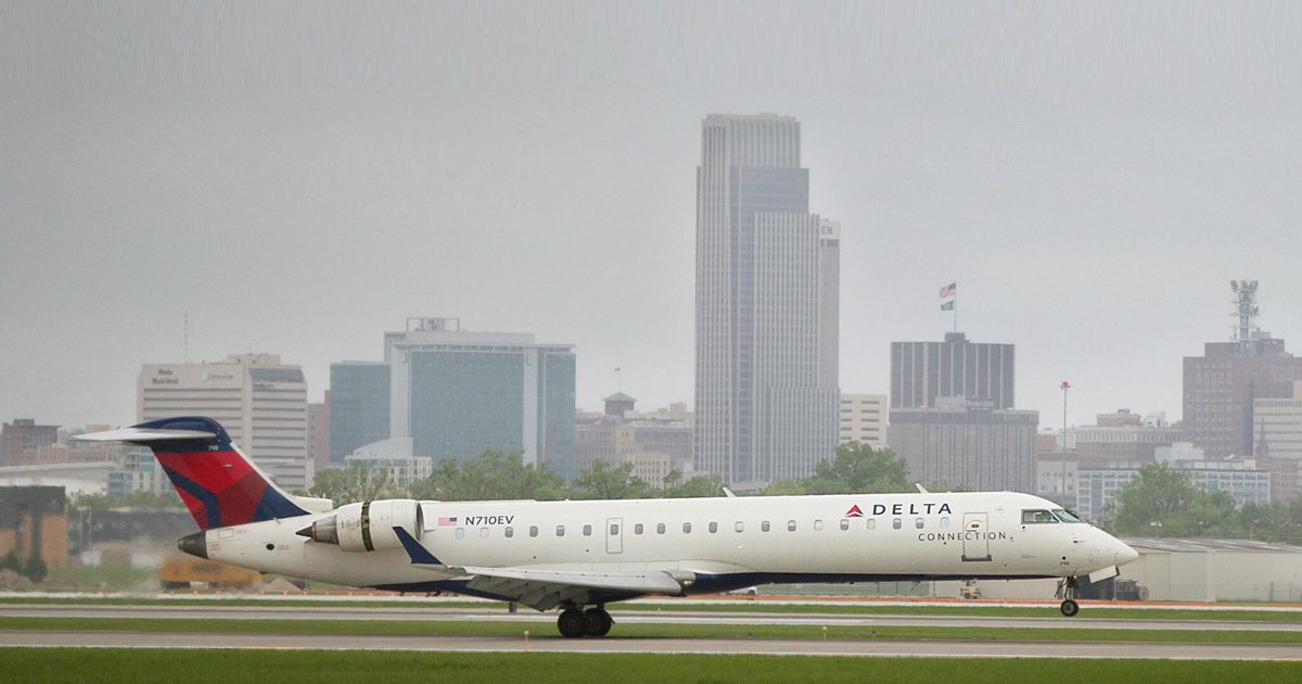 Iowa man faces federal charge after allegedly attempting to open plane ...