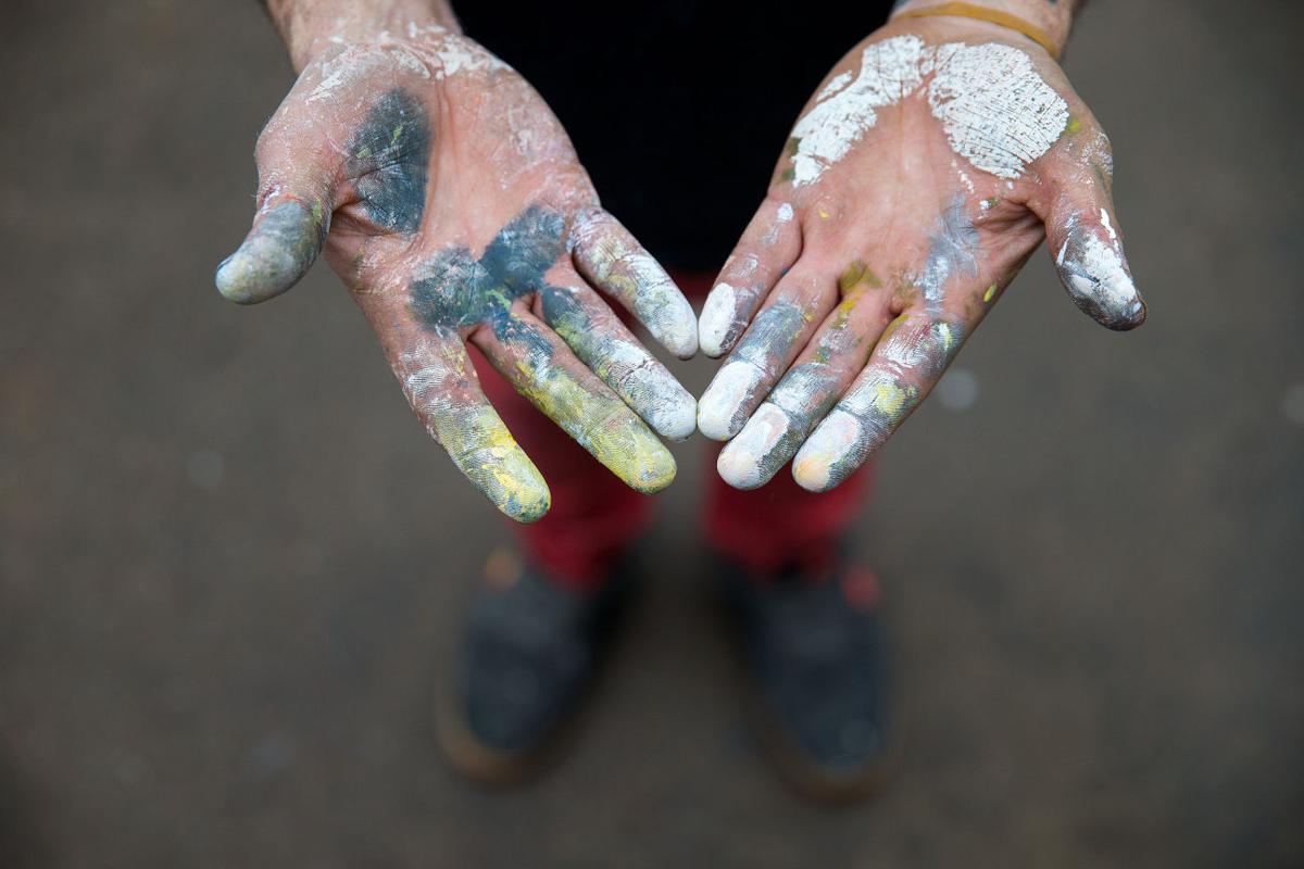 Omaha Artists Painting Over Graffiti With Graffiti Entertainment Omaha Com