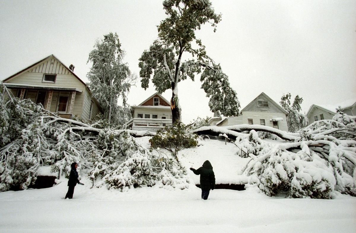 Photos Recordbreaking snowstorm hits Omaha in October 1997