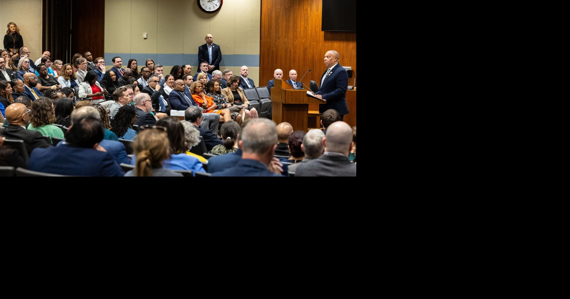 Omahas Bürgermeister John Ewing spricht in seiner Rede zur Lage der Stadt ...