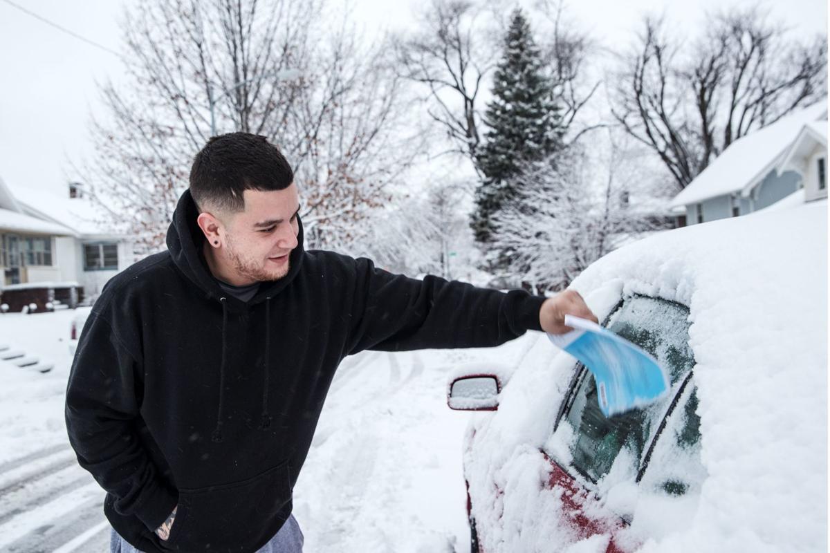 Refreeze From Heavy Wet Snow Turns Omaha Area Streets Slick Again Omaha Local News Omaha Com