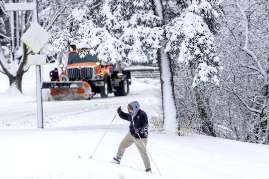 Omaha metro area schools that will be closed on Friday