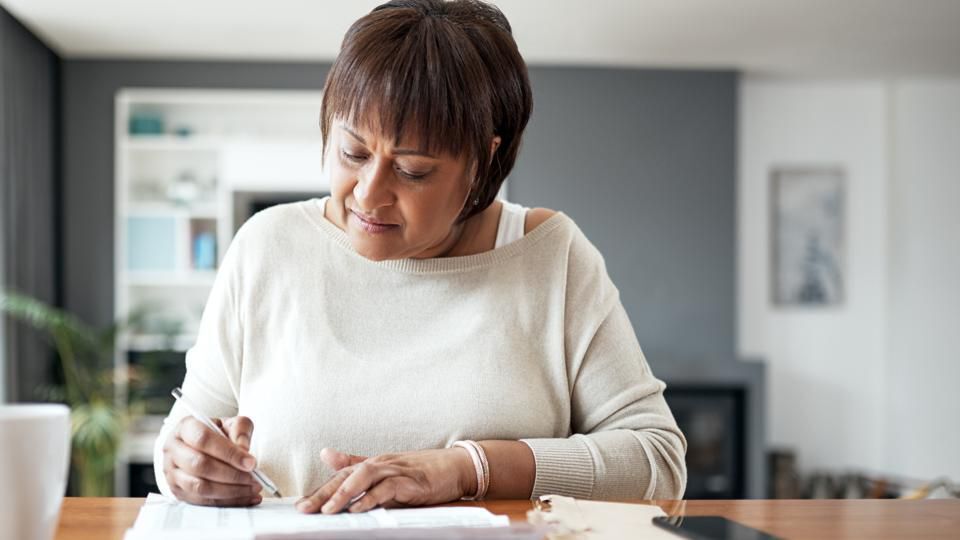 How To Make a Financial New Year's Resolution You'll Actually Keep | Personal-finance - Vimarsana News