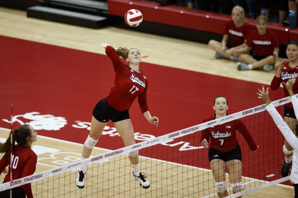 Freshmen Lauren Stivrins, Anezka Szabo show promise in Nebraska