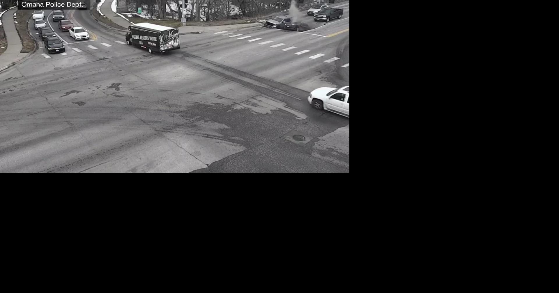 Motorradfahrer bei Sturz von der I-480 auf den Highway 75 lebensgefährlich ...