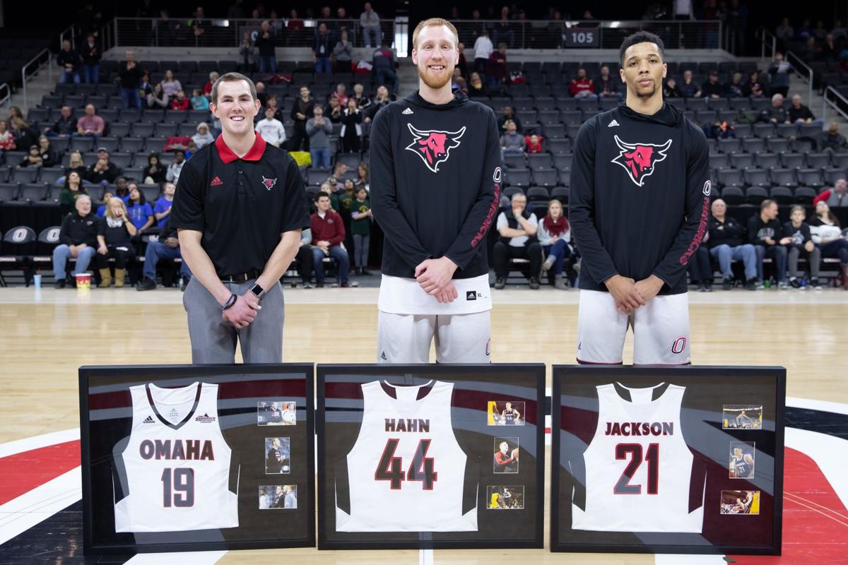 Photos Uno Men S Basketball Defeats Purdue Fort Wayne On Senior