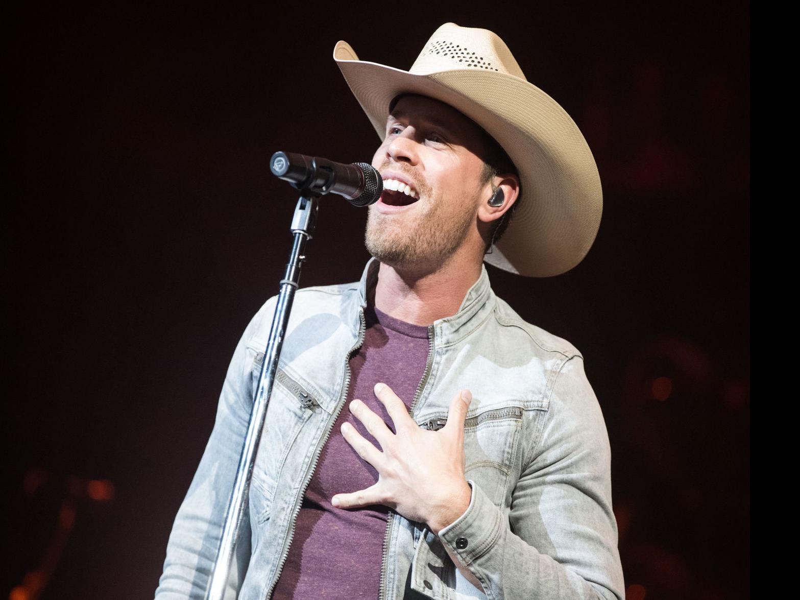 Small Town Boy Dustin Lynch Coming To Stir Cove Music Omaha Com