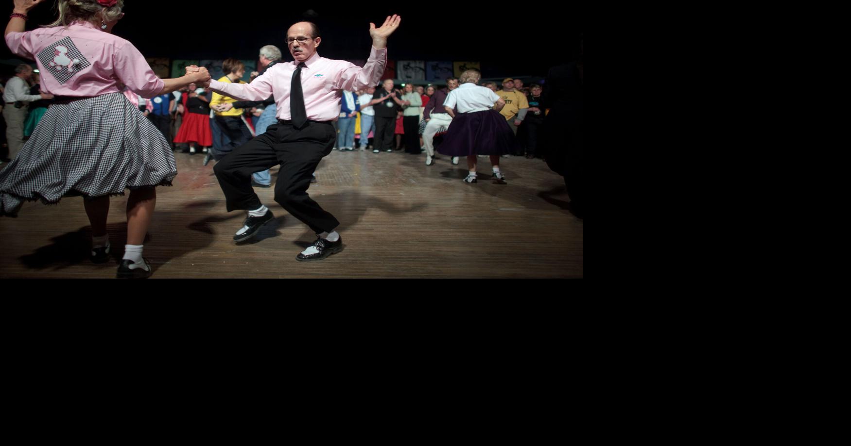 Iowa's Surf Ballroom honors Buddy Holly, Ritchie Valens, Big Bopper with statues, show