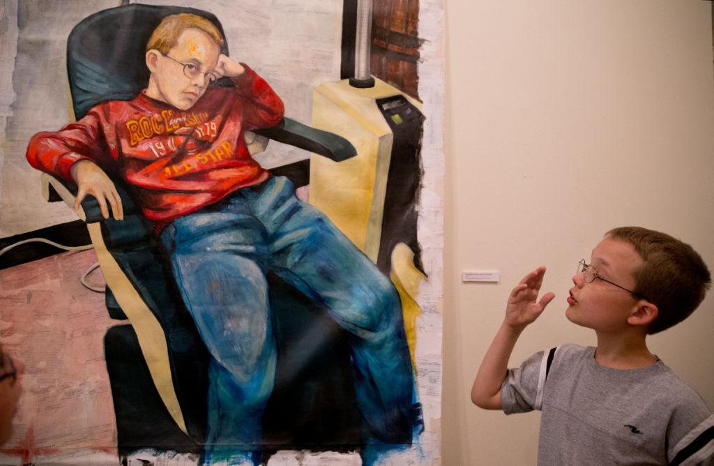 People With A Genetic Disorder Clamor To Have Omahan Paint Their