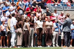 061326-owh-spo-cwsgameone-01.JPG