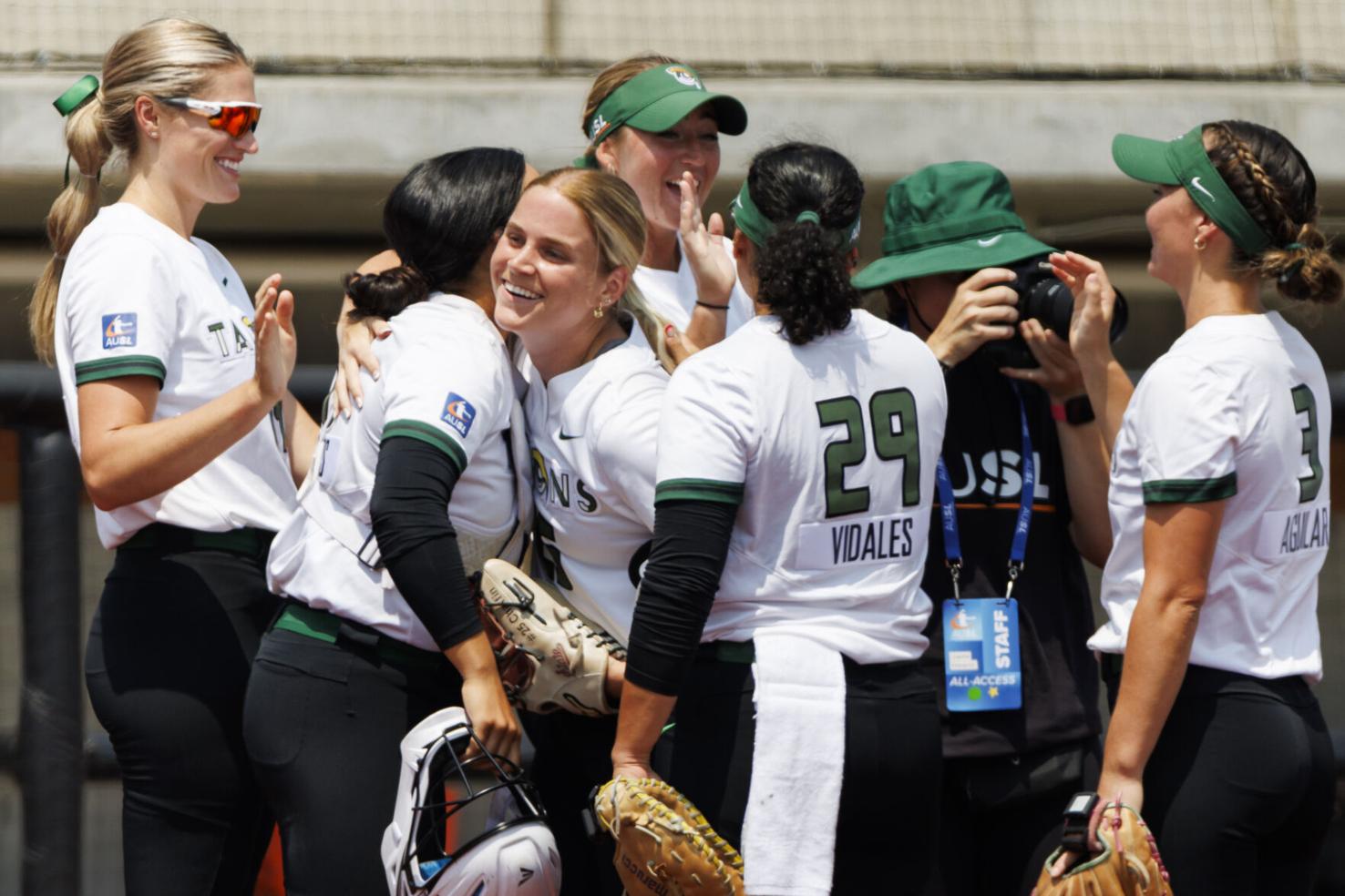 Talons Softball Athletes Unlimited Softball League sells out during weekend in Omaha ...