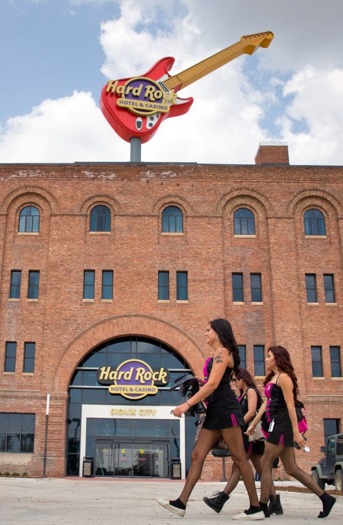 hard rock hotel casino sioux city logo