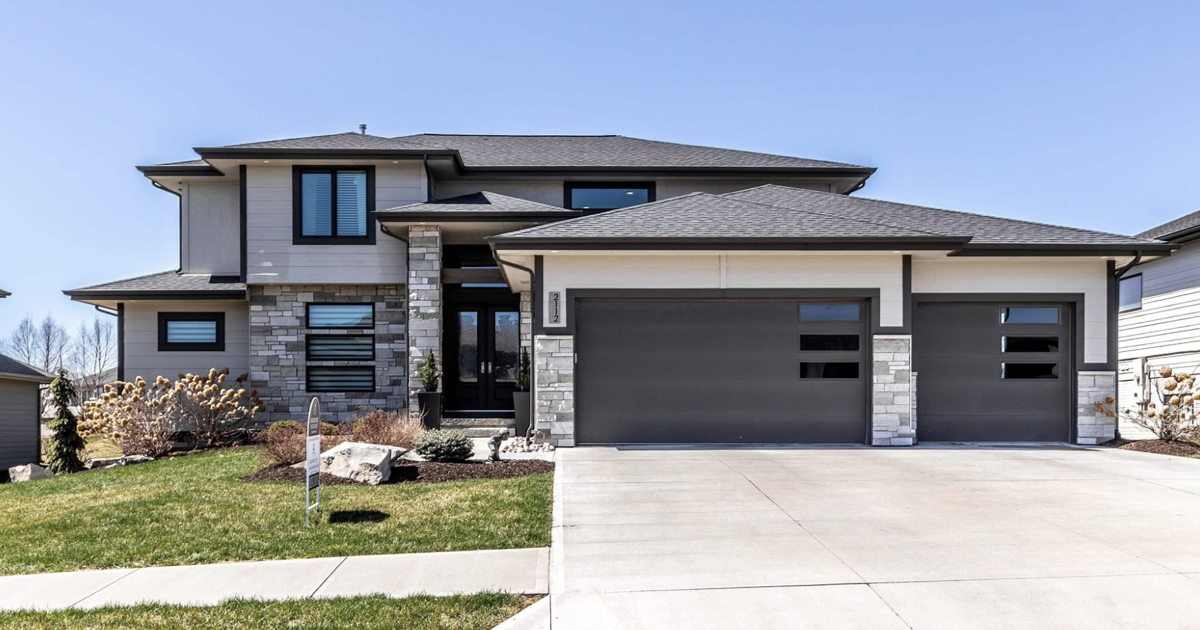 27 houses across Omaha area to be featured in this year's Spring Parade