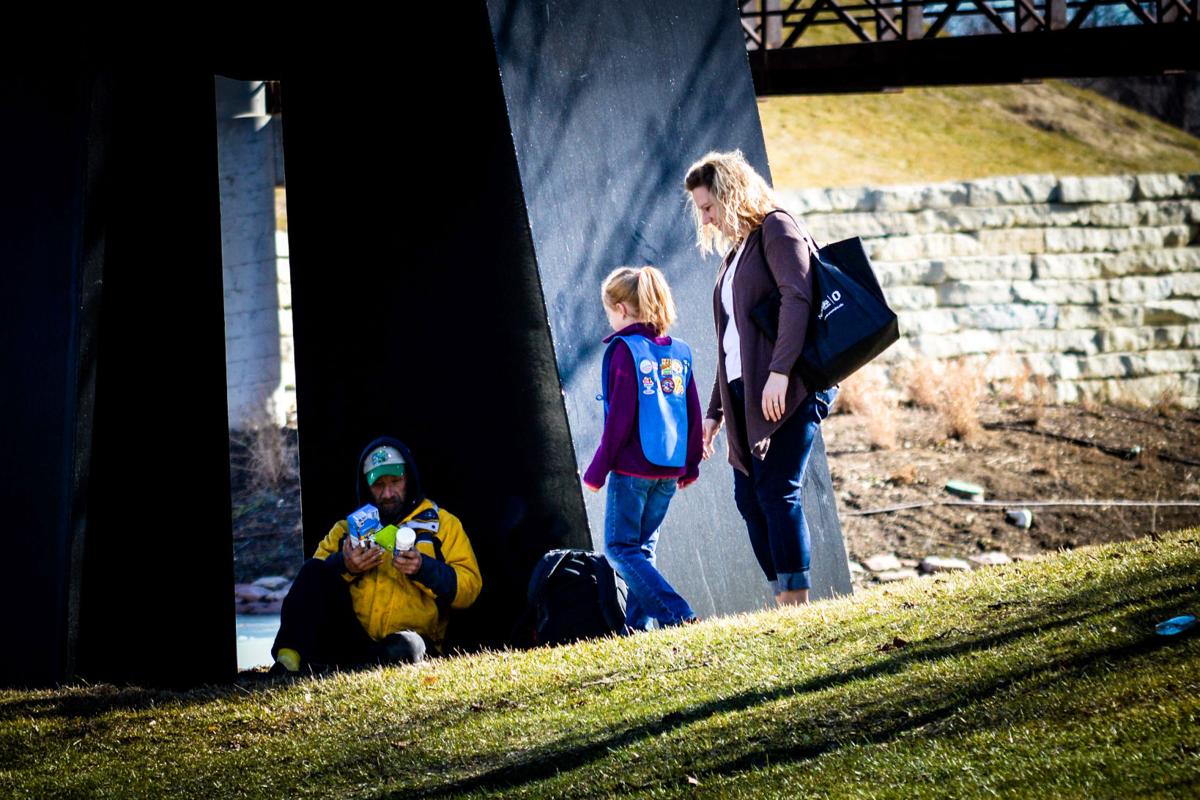 Omaha Girl Scout, 6, gives away cookies, learns about homelessness and