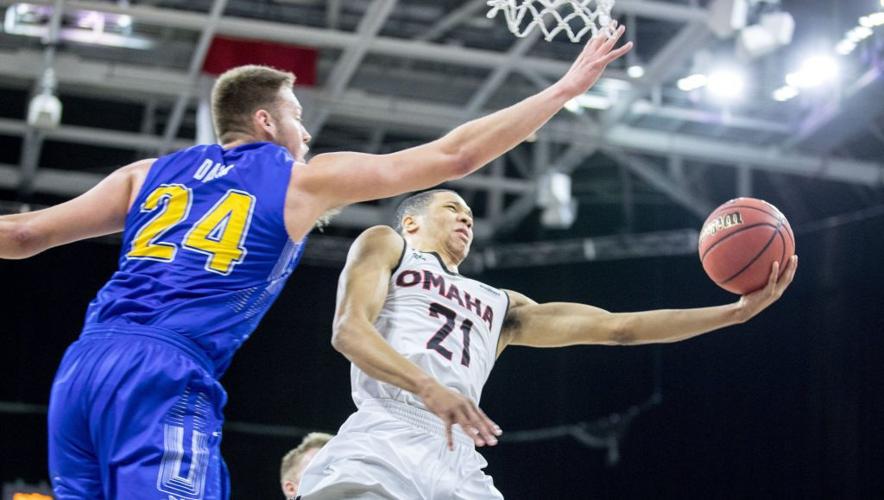 Omaha men keep season alive with upset victory over UMKC in Summit