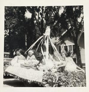 Susantheonlyblondeonamaypolefloat.jpg