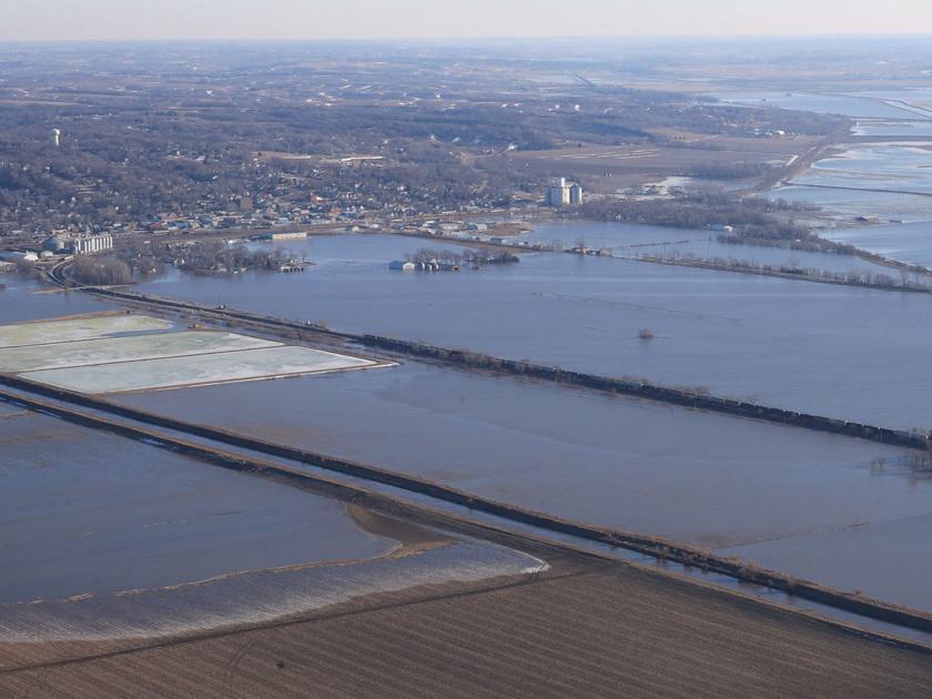 Public Pulse: A landlord’s point of view; Concert could help flood efforts; Change river management