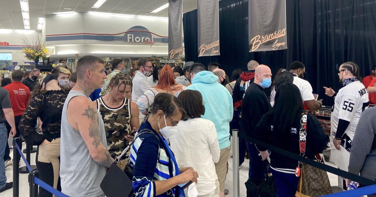 Hundreds stop by Omaha Hy-Vee to see rapper 50 Cent