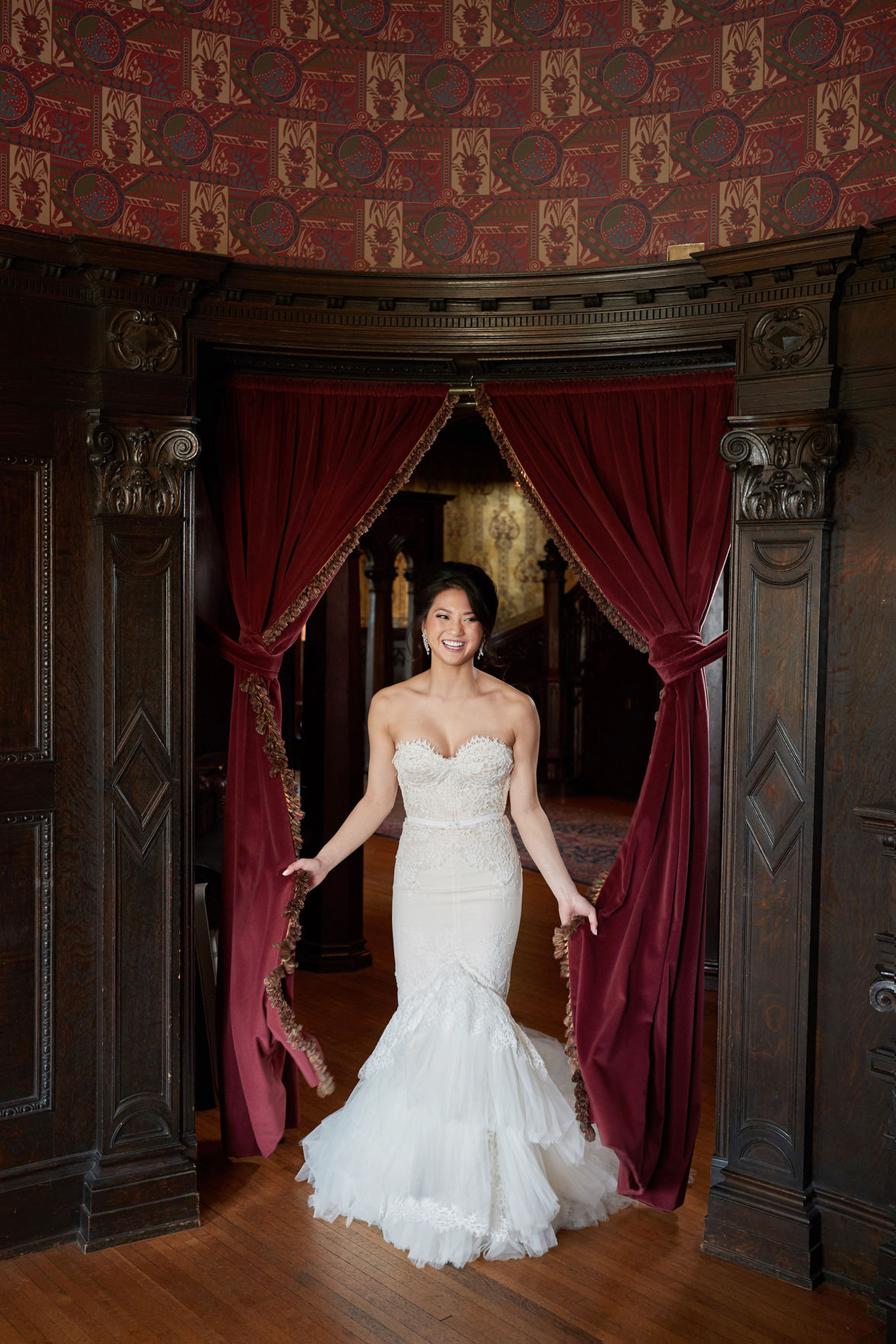 Adrienne and Blake 'Lush garden' reception at Joslyn Art Museum