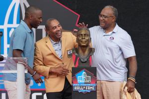 What NFL greats said backstage after Roger Craig's dementia revelation