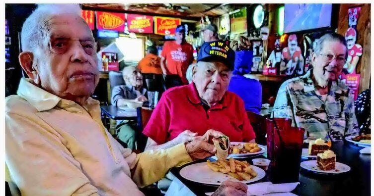 3 WWII vets, all 100-plus, meet for lunch, tell stories - Vimarsana News