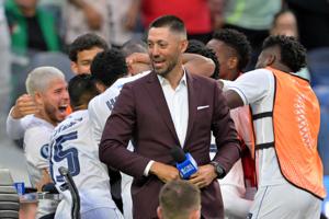 Clint Dempsey reacts as Panama celebrates after forward Cecilio Waterman (18) scored a goal against the United States during a Concacaf Nations League semifinal match at SoFi Stadium in 2025.
