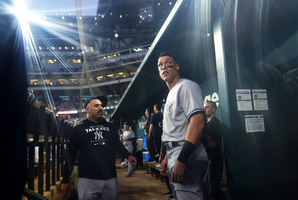 Anthony Rizzo re-signs with Yankees on two-year, $40M deal