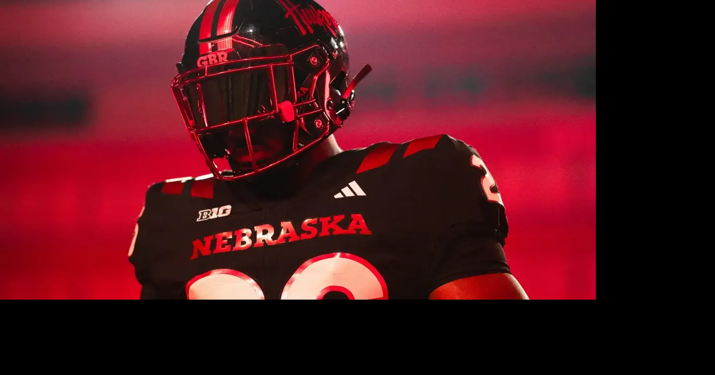 Shatel: Black uniforms are bold, fun, but next alternate helmet should try this instead