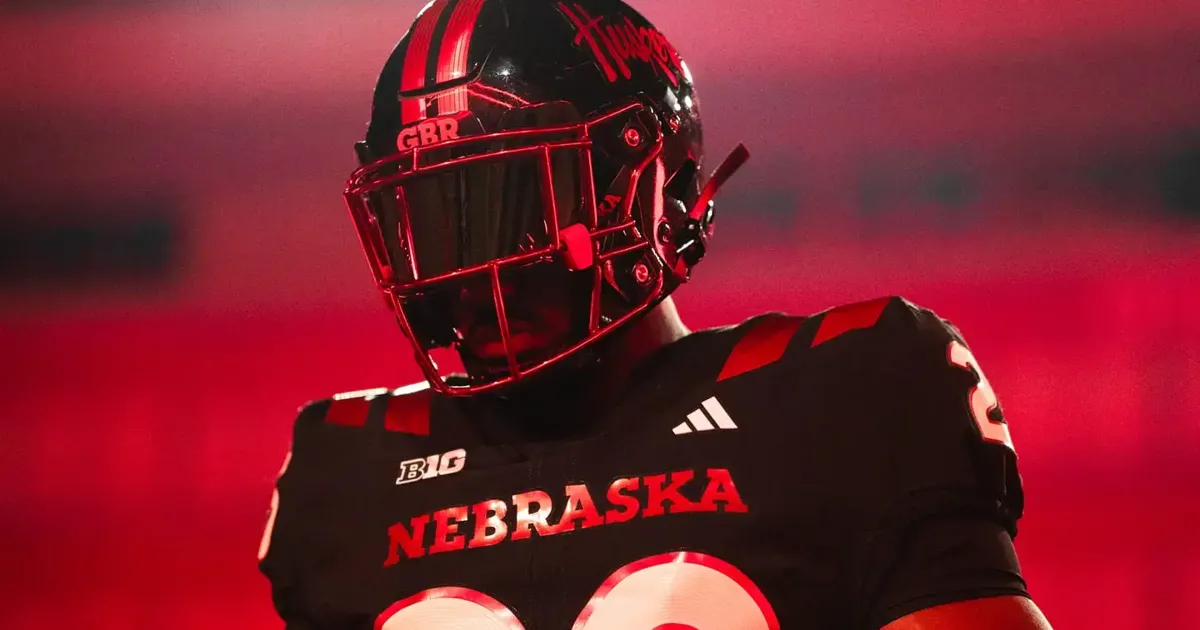Shatel: Black uniforms are bold, fun, but next alternate helmet should try ...