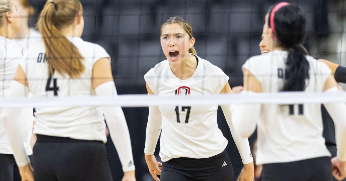 Rachel Fairbanks' return to outside hitter helped Omaha volleyball down ...