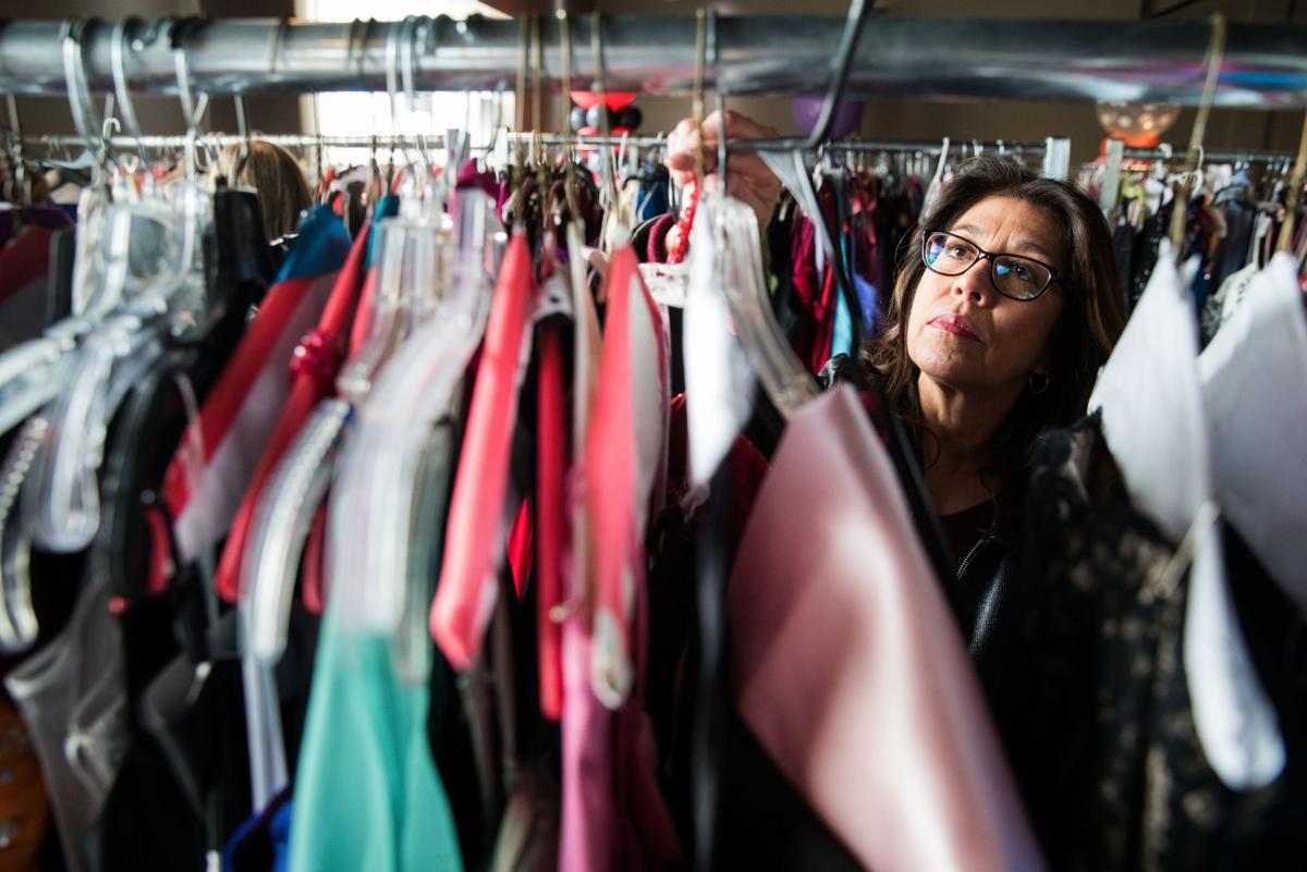 Chic Boutique sells dresses at a bargain, raises 20,000 for Alzheimer