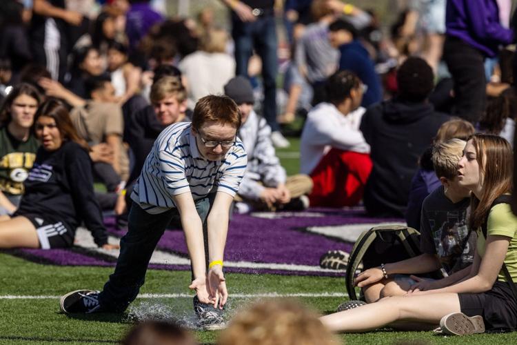 042823-owh-news-waterballoon-pic-cm03